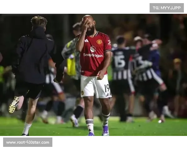 曼联解雇主帅阿莫林，名宿弗莱彻临时接手直至夏季定帅