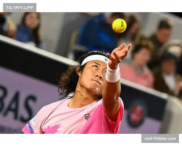 ATP250法耶兹-沙罗菲锦标赛张之臻6-1、6-3击败琼斯取得红土赛季开门红